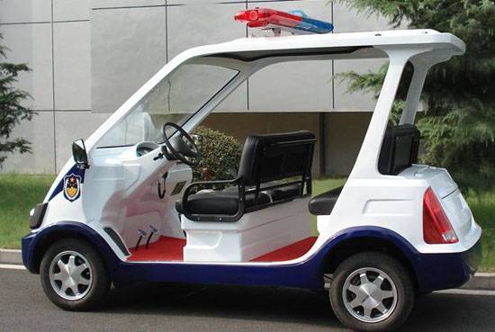 新款4座巡逻警车